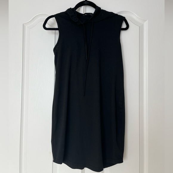 SHEIN Sleeveless Dress with Hood - Picture 3 of 6